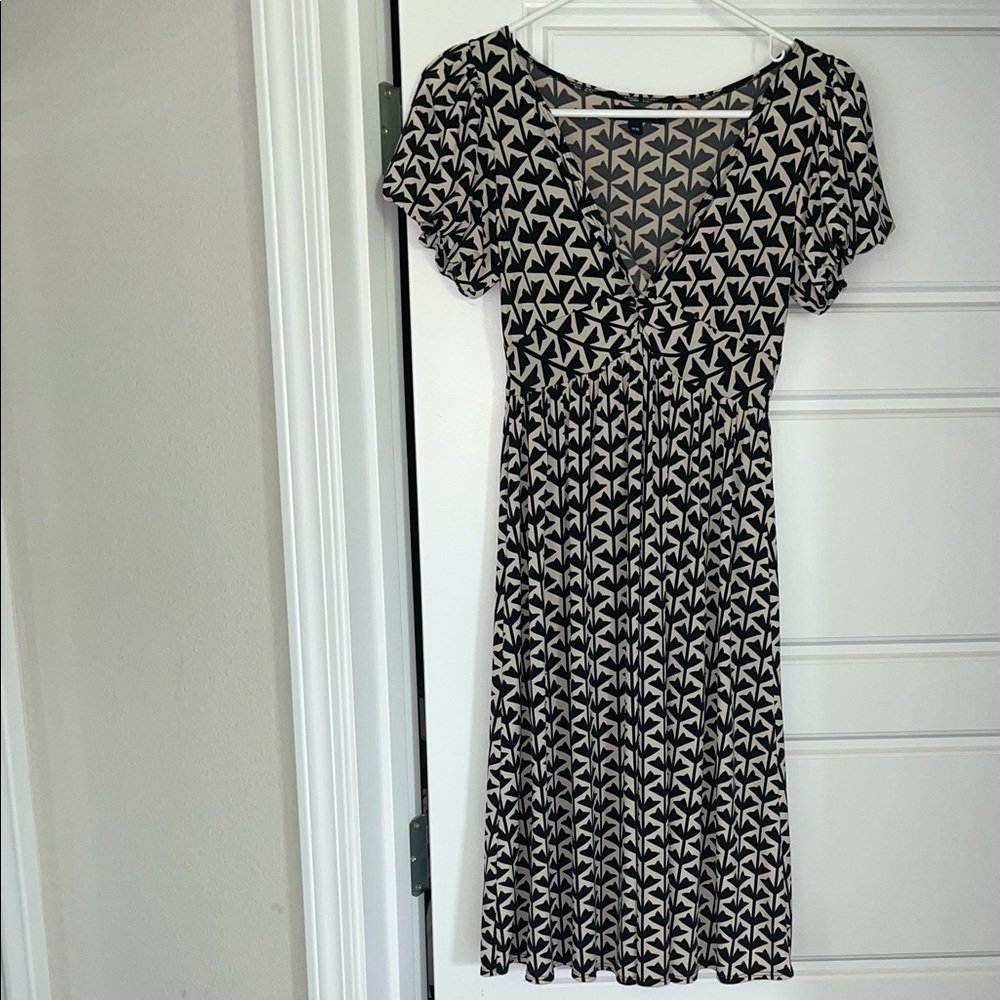 Max Studio Black and Cream Dress